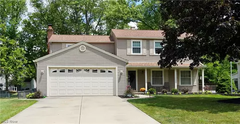 15623 Indianhead Ln, Strongsville, OH 44136