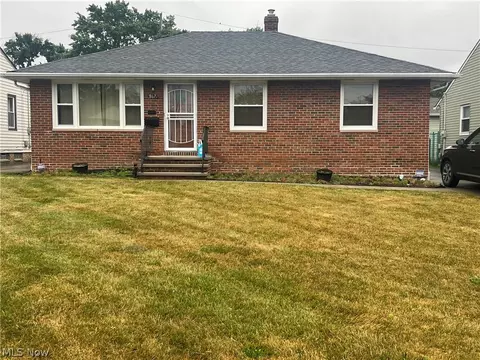 867 Mckinley Ave, Bedford, OH 44146
