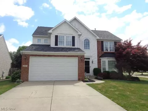 212 Sandstone Ridge Way, Berea, OH 44017