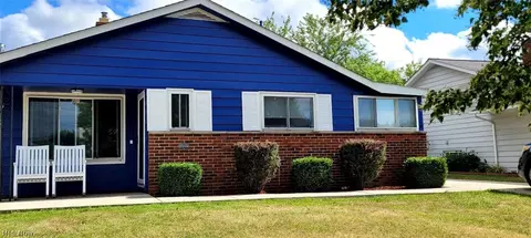 18011 Ridgeline Ave, Cleveland, OH 44135