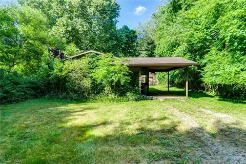 754 Commercial Ave SW, New Philadelphia, OH 44663