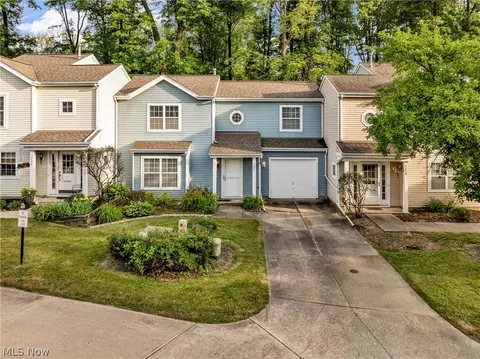 7247 Somerset Ct, Northfield, OH 44067