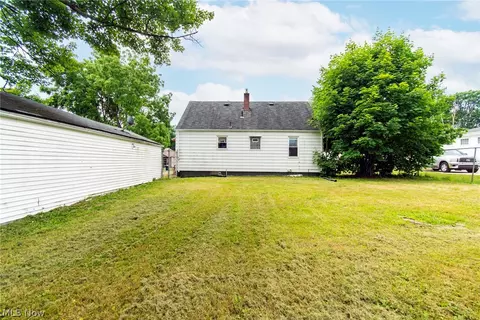 Exterior - 151 Omar St, Struthers, OH 44471 photo 4 of 4