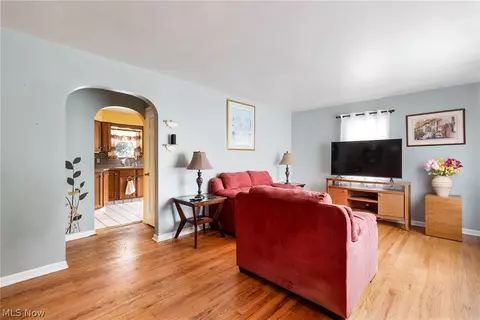 Living - 151 Omar St, Struthers, OH 44471 photo 1 of 1
