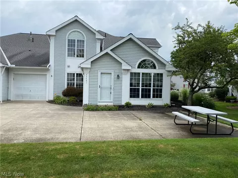 23461 Grist Mill Ct #3, Olmsted Falls, OH 44138