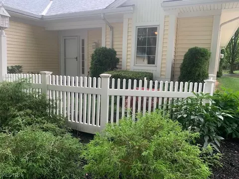 Exterior - 125 Legend Trl, Willowick, OH 44095 photo 1 of 3