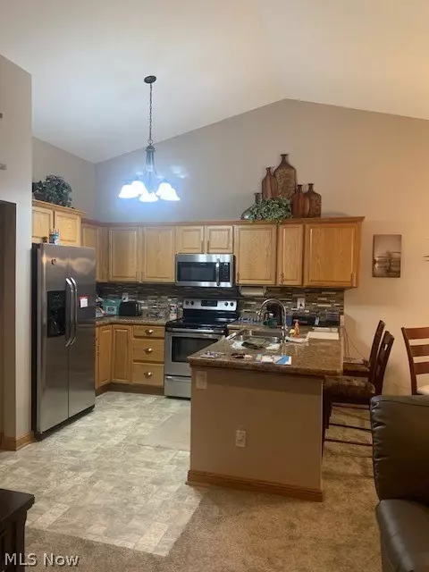 Kitchen - 125 Legend Trl, Willowick, OH 44095 photo 2 of 2