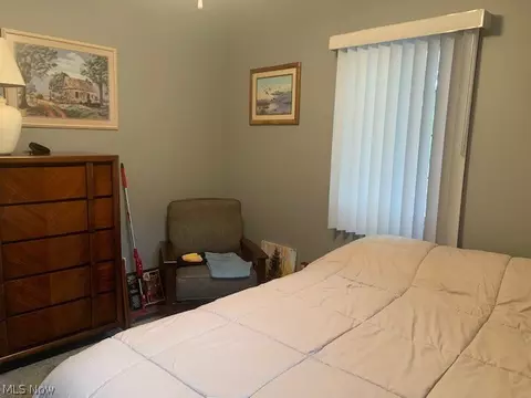 Bedroom - 125 Legend Trl, Willowick, OH 44095 photo 2 of 2
