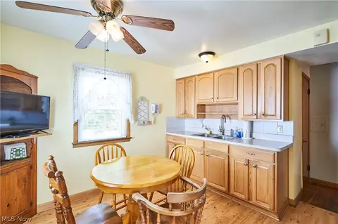 30212 Robert St, Wickliffe, OH 44092 photo 2
