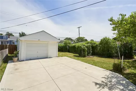 30212 Robert St, Wickliffe, OH 44092 photo 15