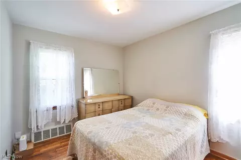 30212 Robert St, Wickliffe, OH 44092 photo 7