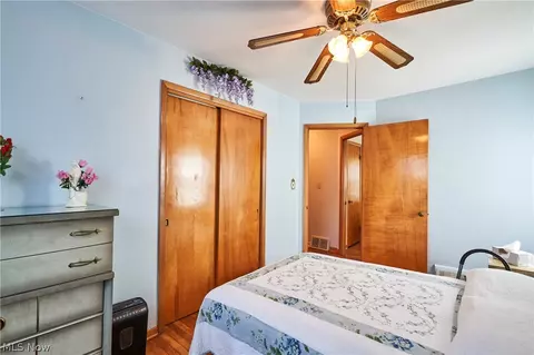 30212 Robert St, Wickliffe, OH 44092 photo 8