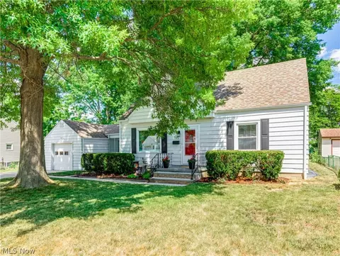 2723 7th St, Cuyahoga Falls, OH 44221