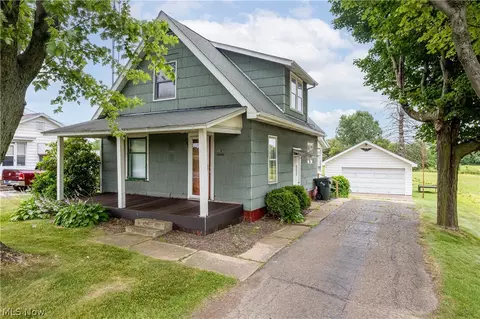 1196 Manchester Ave NW, Massillon, OH 44647