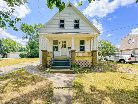 48 1st Ave, Bedford, OH 44146