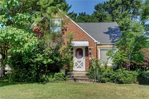 4346 W 215th St, Fairview Park, OH 44126
