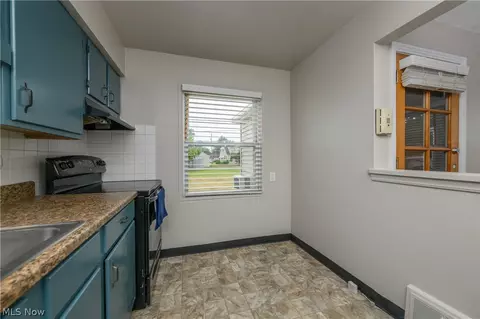 Kitchen - 145 Valleyview Ave NW, Canton, OH 44708 photo 3 of 3