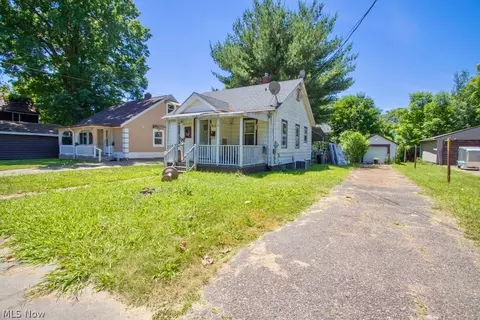 415 Gobel Ave NE, Canton, OH 44704