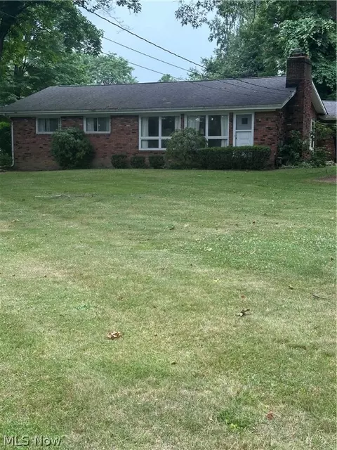 5836 Woodhill St, Painesville, OH 44077