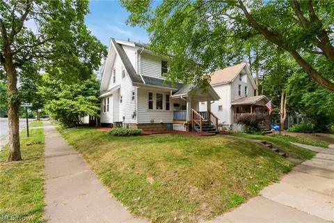756 Lakewood Blvd, Akron, OH 44314