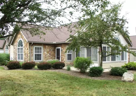 411 Classic Dr, Tallmadge, OH 44278