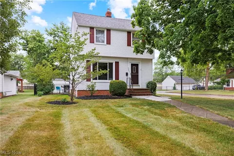 6883 Parma Park Blvd, Parma Heights, OH 44130
