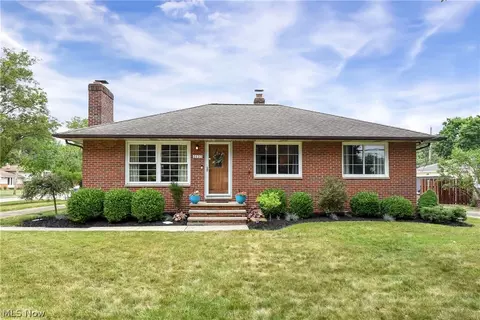 6495 Mackenzie Rd, North Olmsted, OH 44070