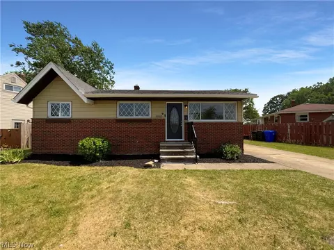 15025 N Gallatin Blvd, Brook Park, OH 44142