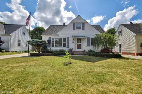 1734 Hawthorne Dr, Mayfield Heights, OH 44124