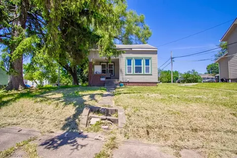 2115 2nd St NE, Canton, OH 44704