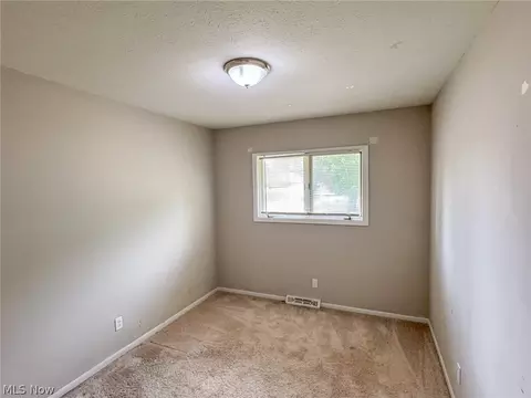 Bedroom - 26432 Aaron Dr, Euclid, OH 44132 photo 1 of 3