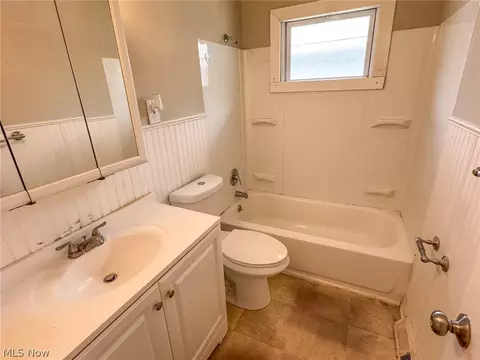 Bath - 26432 Aaron Dr, Euclid, OH 44132 photo 1 of 2