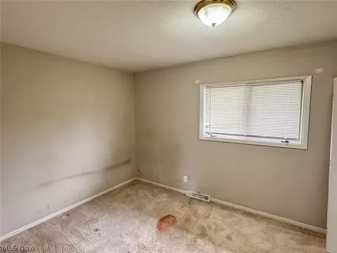Bedroom - 26432 Aaron Dr, Euclid, OH 44132 photo 3 of 3