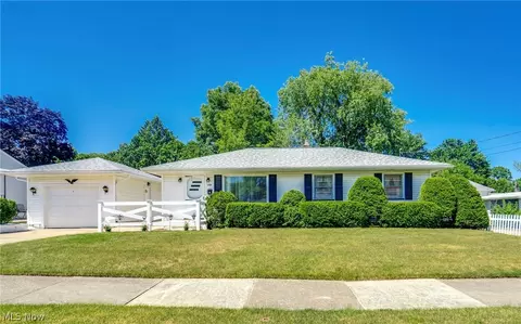 359 Waterford St, Akron, OH 44314