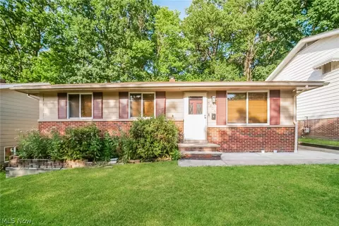 5605 Andover Blvd, Garfield Heights, OH 44125