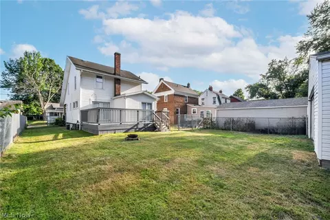 Exterior - 1617 Hampton Rd, Akron, OH 44305 photo 6 of 7