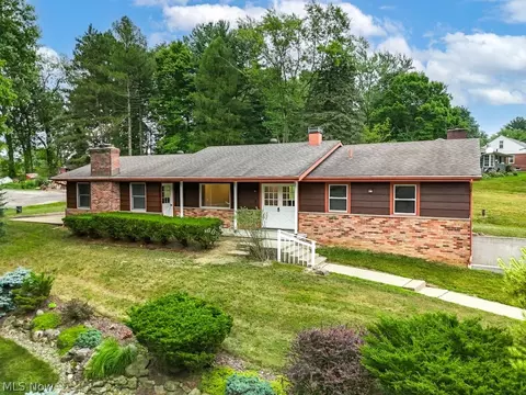 1747 Far View Rd, Akron, OH 44312