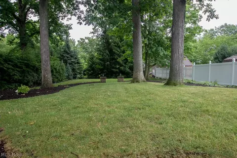 635 Lloyd Rd, Wickliffe, OH 44092 photo 5