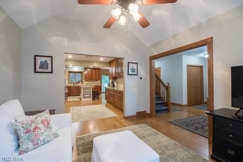 635 Lloyd Rd, Wickliffe, OH 44092 photo 9