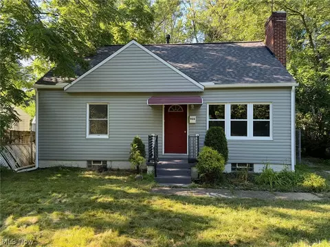 933 Bellevue Ave, Akron, OH 44320