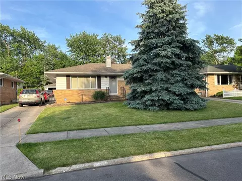 6403 Fordham Dr, Cleveland, OH 44129
