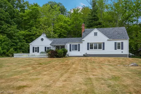 7218 Berkshire Hills Dr, Kirtland, OH 44094