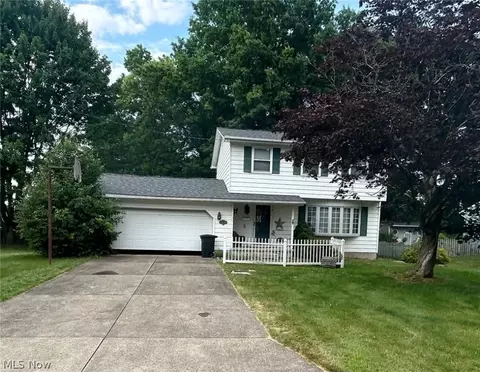 2378 Oak St, Salem, OH 44460