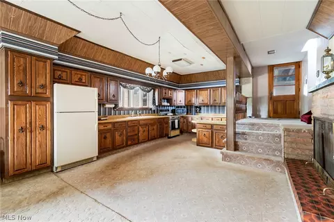 550 Edison St, Struthers, OH 44471 photo 14