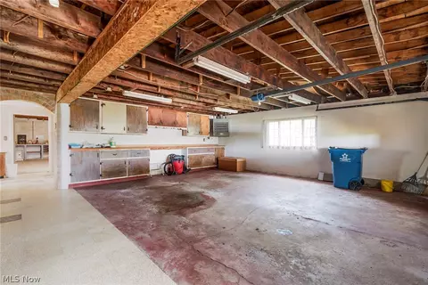 550 Edison St, Struthers, OH 44471 photo 6