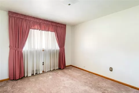 550 Edison St, Struthers, OH 44471 photo 12