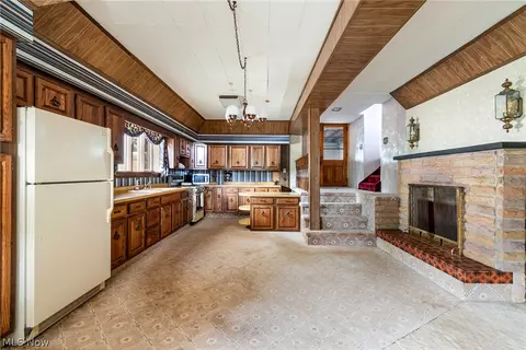 550 Edison St, Struthers, OH 44471 photo 15