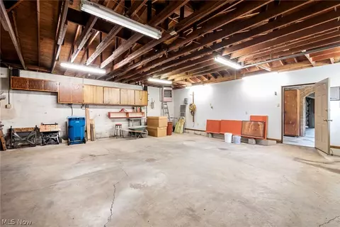 550 Edison St, Struthers, OH 44471 photo 8