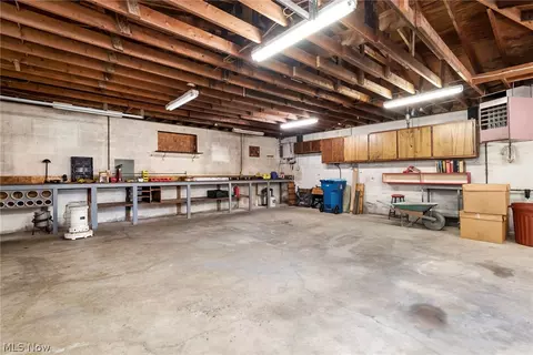 550 Edison St, Struthers, OH 44471 photo 9