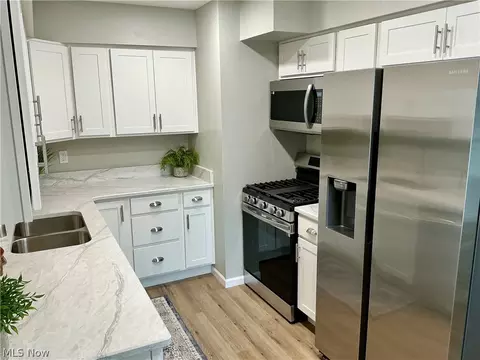 414 Ohio St, Elyria, OH 44035 photo 3